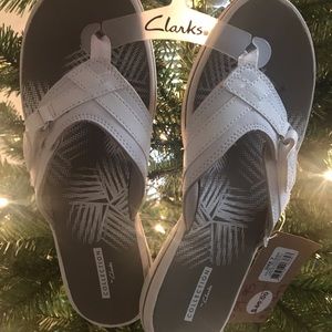 FINAL SALE NWT Clark’s Sandals